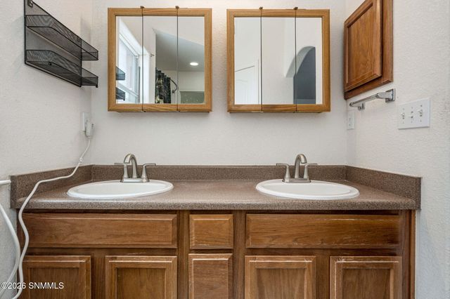 2881 San Lorenzo Avenue, Las Cruces, NM 88007