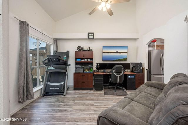 2881 San Lorenzo Avenue, Las Cruces, NM 88007