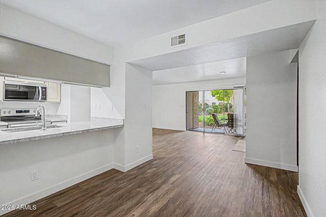 5998 N 78TH Street 103, Scottsdale, AZ 85250