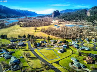 201 FARWEST St, North Bonneville, WA 98639