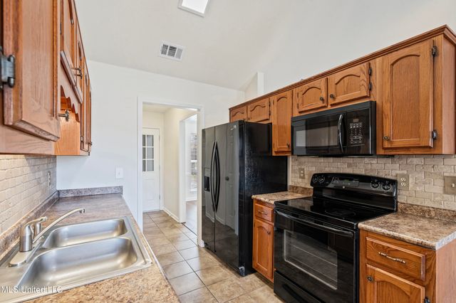 1656 Saddle Lane, Southaven, MS 38671