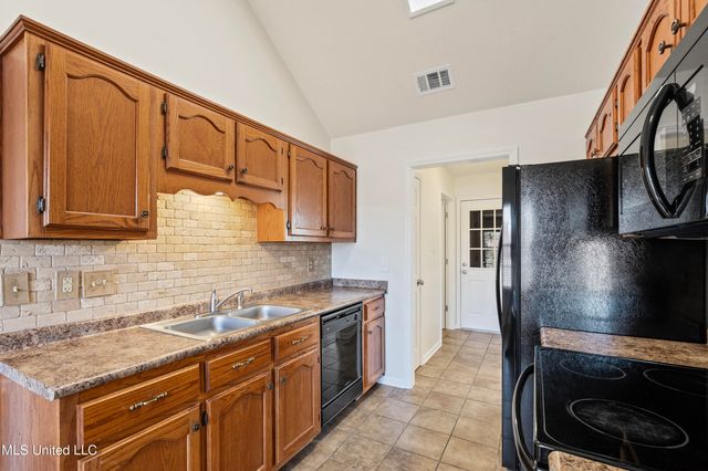 1656 Saddle Lane, Southaven, MS 38671