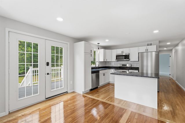 22 Farm Lane, Seabrook, NH 03874