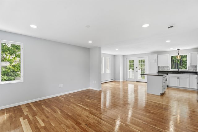 22 Farm Lane, Seabrook, NH 03874