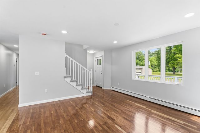 22 Farm Lane, Seabrook, NH 03874