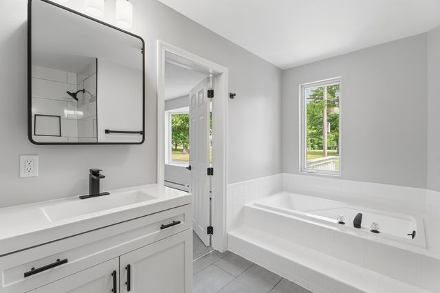 22 Farm Lane, Seabrook, NH 03874