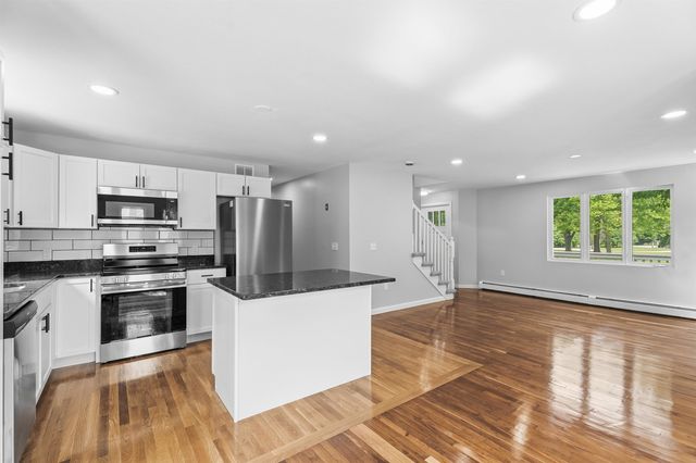 22 Farm Lane, Seabrook, NH 03874