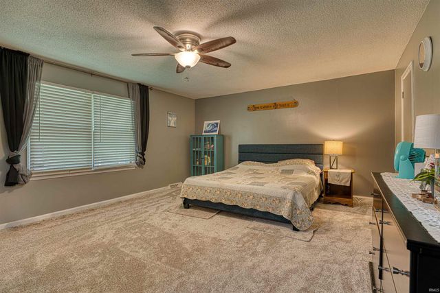 5366 Jeffries Lane, Newburgh, IN 47630