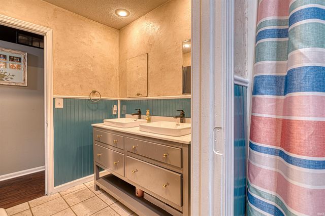 5366 Jeffries Lane, Newburgh, IN 47630