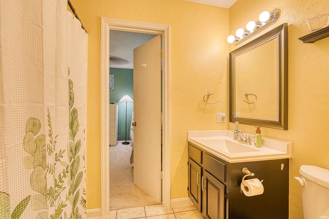 5366 Jeffries Lane, Newburgh, IN 47630