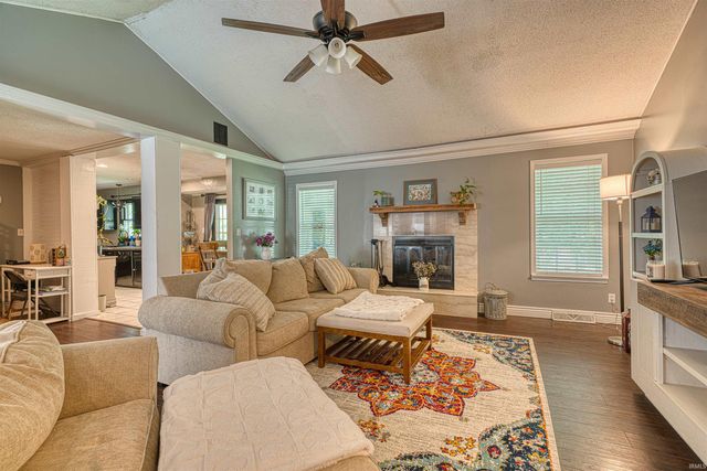 5366 Jeffries Lane, Newburgh, IN 47630
