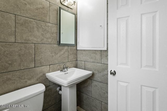 5741 FARGO Court, Jacksonville, FL 32207