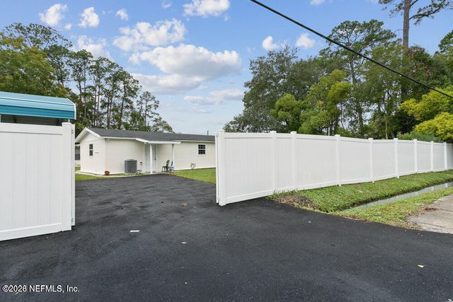 5741 FARGO Court, Jacksonville, FL 32207