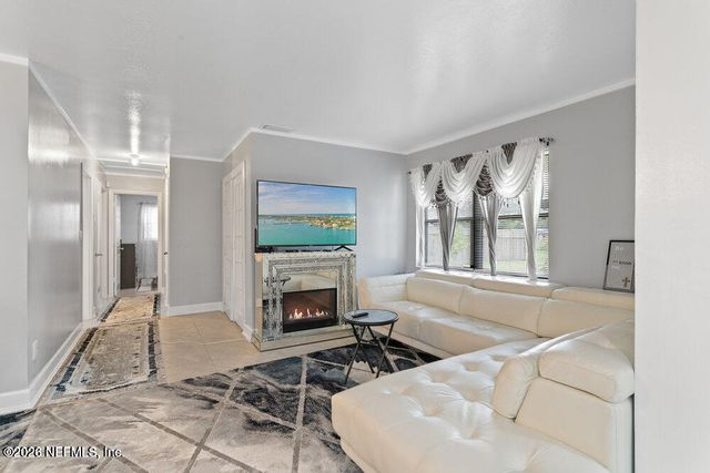 5741 FARGO Court, Jacksonville, FL 32207