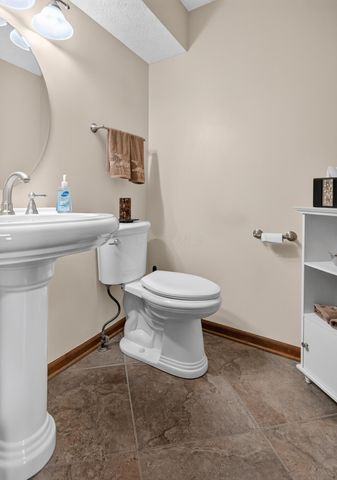 4559 Hunting Creek Drive, Grove City, OH 43123