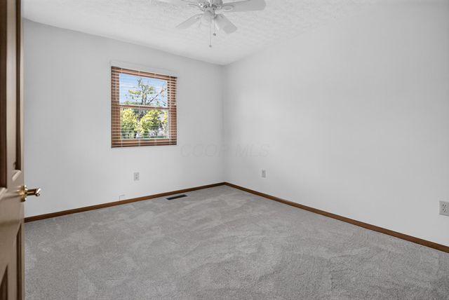 4559 Hunting Creek Drive, Grove City, OH 43123