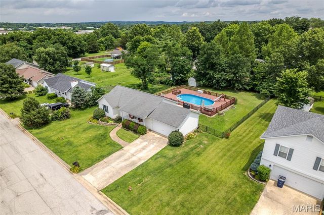 7712 Meadow View Circle, Union, MO 63084
