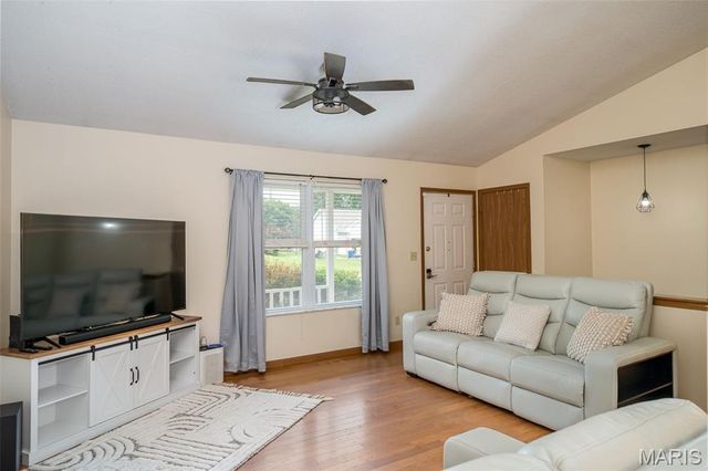 7712 Meadow View Circle, Union, MO 63084