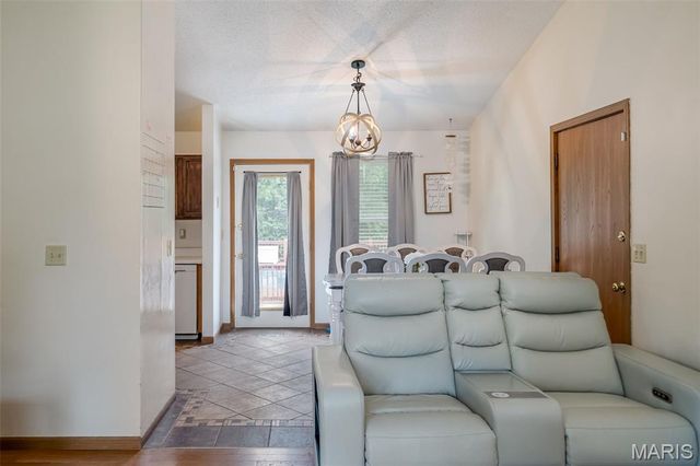 7712 Meadow View Circle, Union, MO 63084