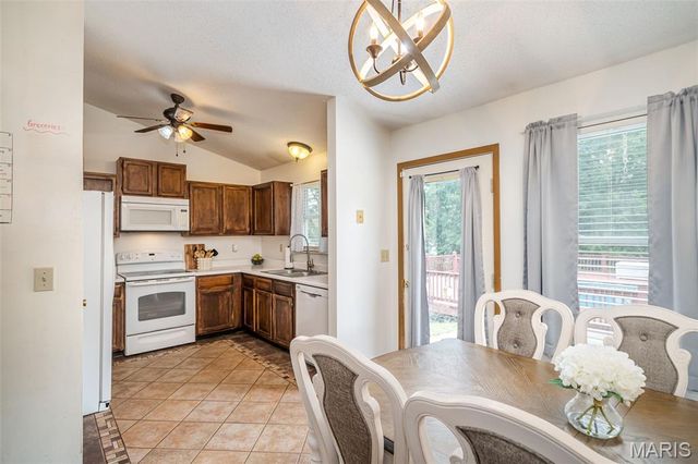 7712 Meadow View Circle, Union, MO 63084