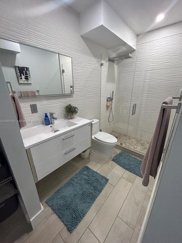 3501 Jackson St 309, Hollywood, FL 33021