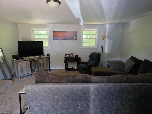 477 Hilltop Acres Street, North Wilkesboro, NC 28659