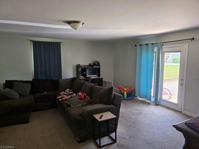 477 Hilltop Acres Street, North Wilkesboro, NC 28659