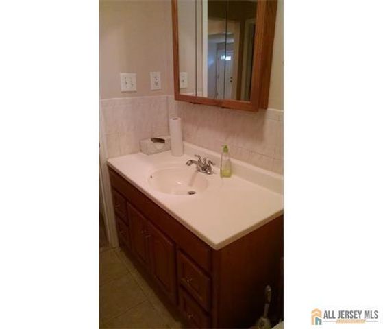 117 Cricket Lane 117, Woodbridge Proper, NJ 07095