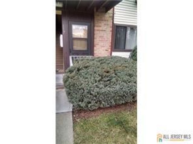 117 Cricket Lane 117, Woodbridge Proper, NJ 07095