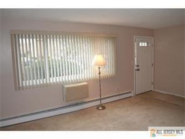 117 Cricket Lane 117, Woodbridge Proper, NJ 07095