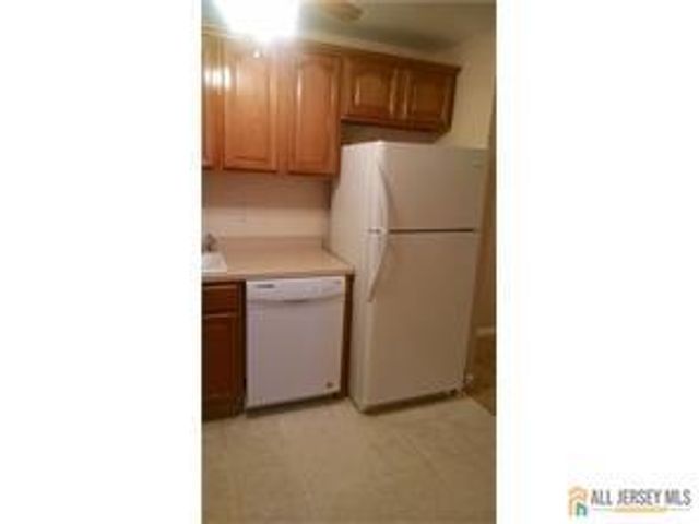 117 Cricket Lane 117, Woodbridge Proper, NJ 07095