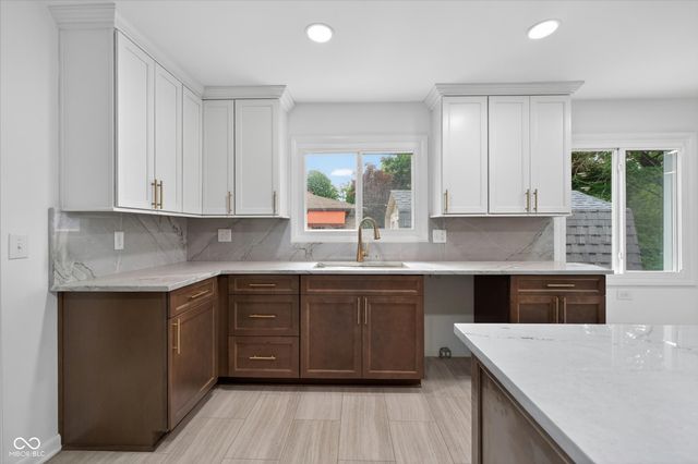 430 W 64th, Indianapolis, IN 46260