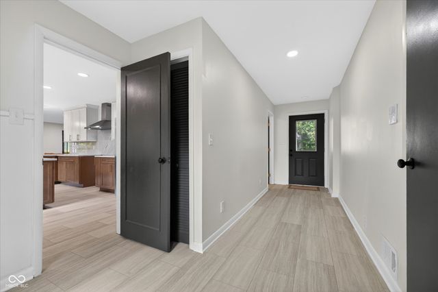 430 W 64th, Indianapolis, IN 46260