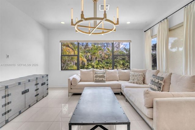 865 SW 113th Ln, Pembroke Pines, FL 33025