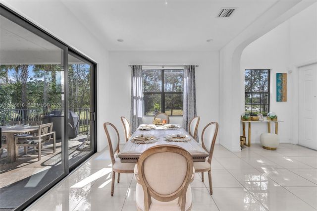 865 SW 113th Ln, Pembroke Pines, FL 33025