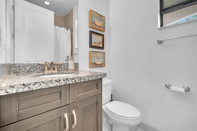 865 SW 113th Ln, Pembroke Pines, FL 33025