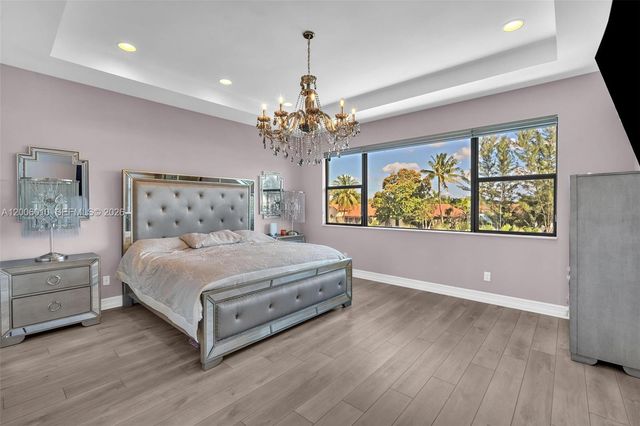 865 SW 113th Ln, Pembroke Pines, FL 33025