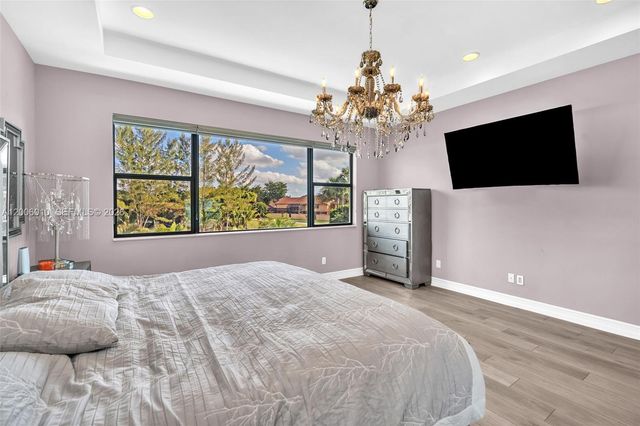 865 SW 113th Ln, Pembroke Pines, FL 33025