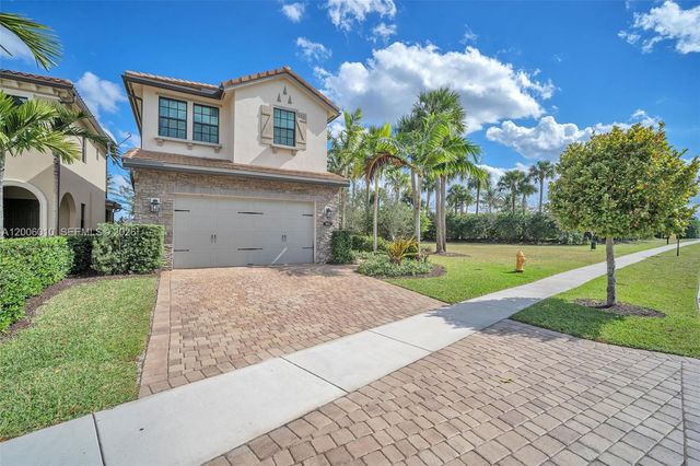 865 SW 113th Ln, Pembroke Pines, FL 33025