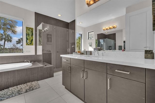 865 SW 113th Ln, Pembroke Pines, FL 33025