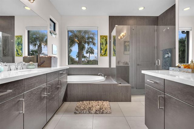 865 SW 113th Ln, Pembroke Pines, FL 33025