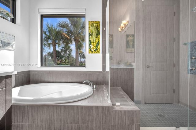 865 SW 113th Ln, Pembroke Pines, FL 33025