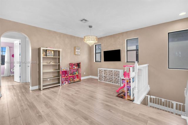 865 SW 113th Ln, Pembroke Pines, FL 33025