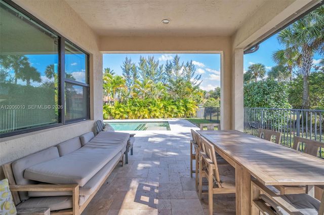 865 SW 113th Ln, Pembroke Pines, FL 33025