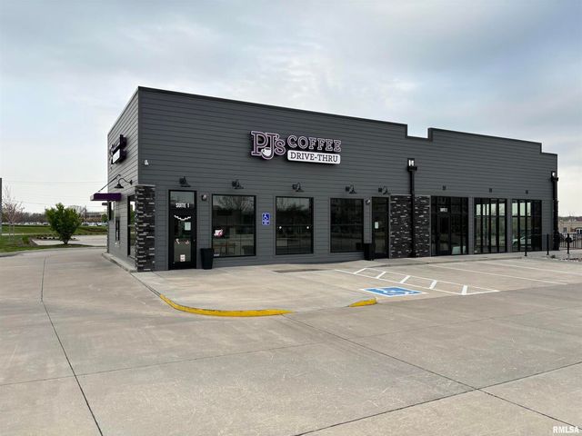 4650 UTICA RIDGE Road, Davenport, IA 52722