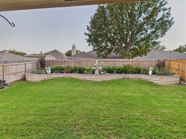 1704 Heron Drive, Aubrey, TX 76227