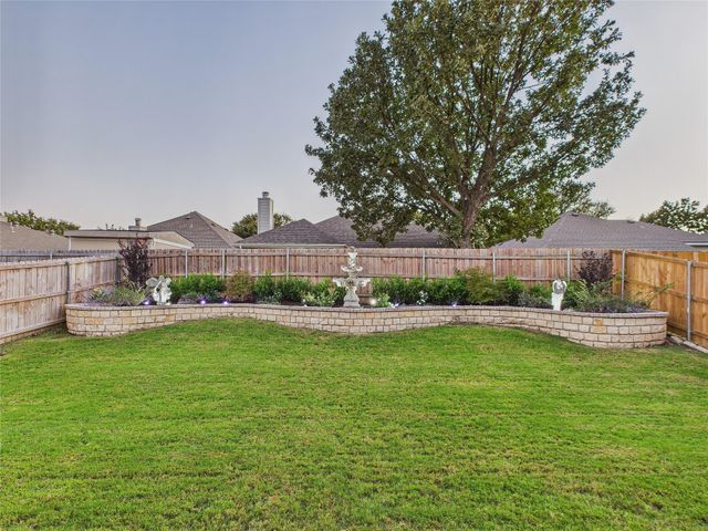1704 Heron Drive, Aubrey, TX 76227