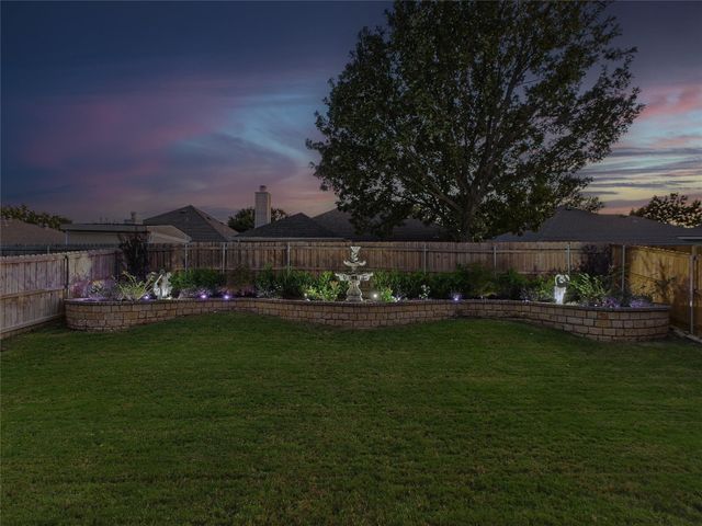 1704 Heron Drive, Aubrey, TX 76227