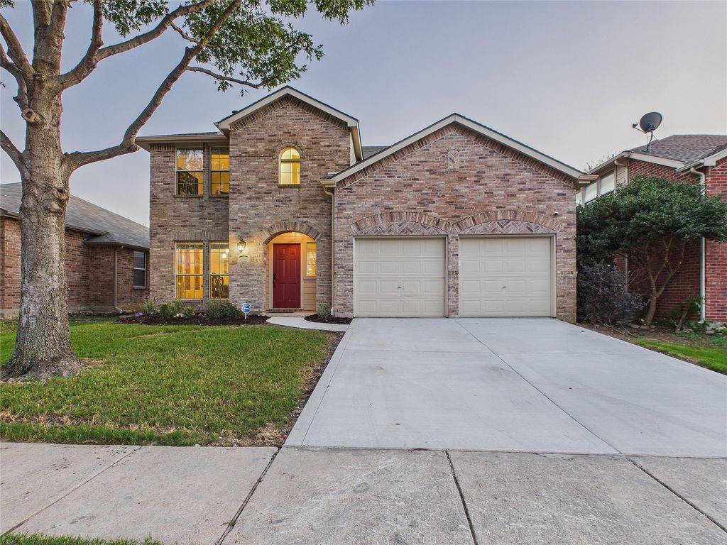 1704 Heron Drive, Aubrey, TX 76227