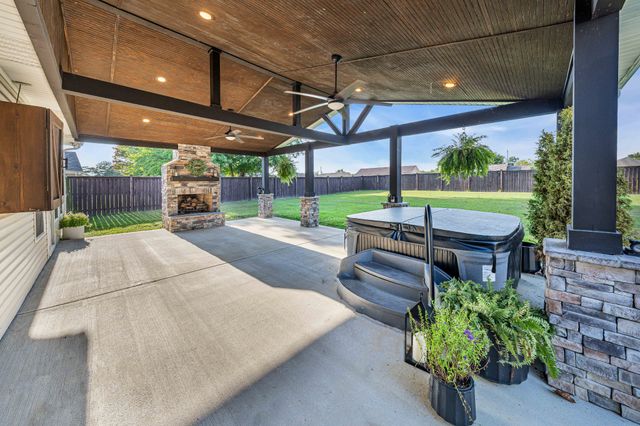 129 Southern Ter, White House, TN 37188
